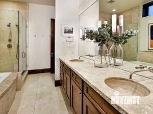 Дом 180м², 2-этажный, участок 6 сот.