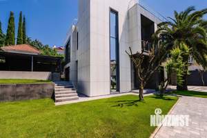 Коттедж 288м², 3-этажный, участок 8 сот.