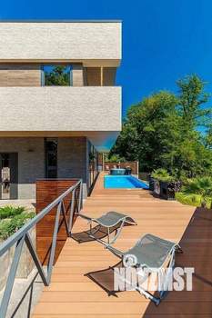 Дом 220м², 2-этажный, участок 8 сот.