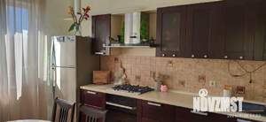 Дом 292м², 3-этажный, участок 6 сот.