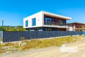 Дом 299м², 3-этажный, участок 6 сот.