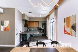 Дом 218м², 2-этажный, участок 6 сот.