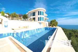 Дом 400м², 3-этажный, участок 10 сот.