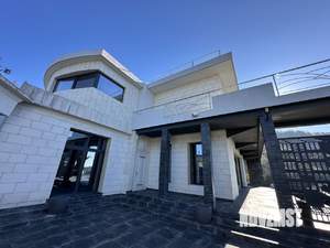 Дом 400м², 2-этажный, участок 12 сот.