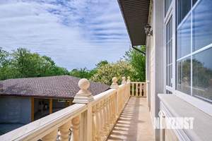 Дом 334м², 3-этажный, участок 11 сот.