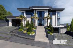 Дом 620м², 2-этажный, участок 8 сот.