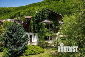 Дом 250м², 3-этажный, участок 15 сот.