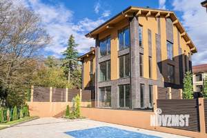 Дом 330м², 2-этажный, участок 12 сот.