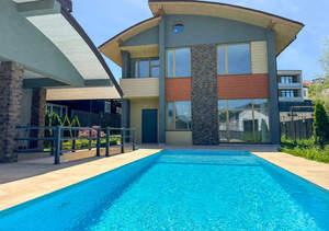 Дом 180м², 2-этажный, участок 5 сот.