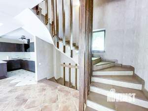 Дом 235м², 3-этажный, участок 7 сот.