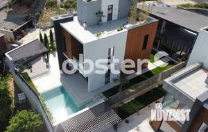 Коттедж 300м², 2-этажный, участок 5 сот.