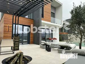 Коттедж 300м², 2-этажный, участок 5 сот.