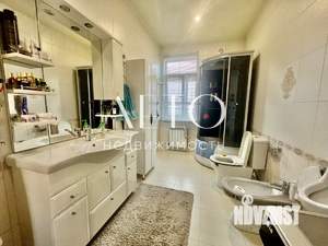 Дом 260м², 3-этажный, участок 8 сот.