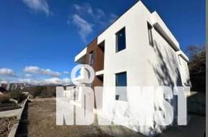 Дом 140м², 2-этажный, участок 4 сот.