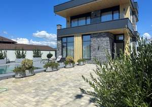 Дом 270м², 2-этажный, участок 5 сот.