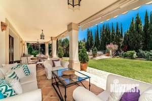 Дом 350м², 2-этажный, участок 10 сот.