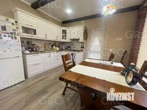 Дом 176м², 2-этажный, участок 6 сот.