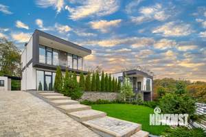 Коттедж 144м², 2-этажный, участок 5 сот.