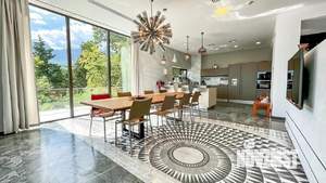 Дом 623м², 3-этажный, участок 43 сот.