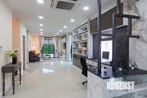 Дом 199м², 2-этажный, участок 7 сот.