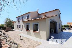 Дом 267м², 2-этажный, участок 3 сот.