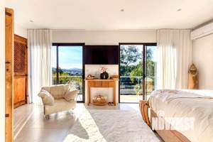 Дом 230м², 2-этажный, участок 8 сот.