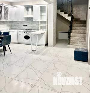 Дом 300м², 2-этажный, посуточно, 