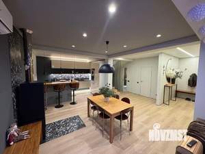 Дом 250м², 3-этажный, на длительный срок, 