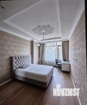 Коттедж 270м&sup2;, 3-этажный, на длительный срок, 