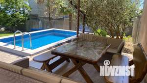 Дом 175м&sup2;, 3-этажный, посуточно, 