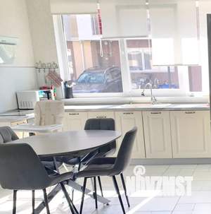 Дом 130м², 3-этажный, посуточно, 