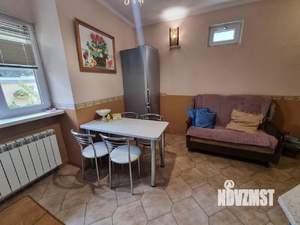 Дом 100м&sup2;, 3-этажный, на длительный срок, 