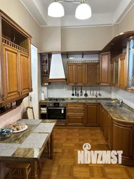 Дом 280м&sup2;, 3-этажный, посуточно, 