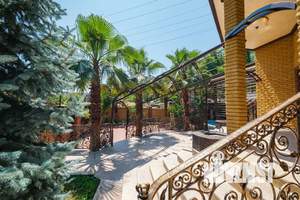 Дом 900м&sup2;, 3-этажный, посуточно, 