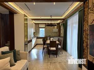 Коттедж 180м&sup2;, 2-этажный, на длительный срок, 