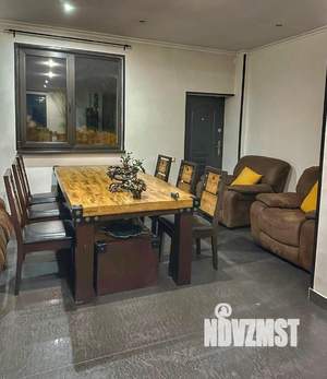 Дом 250м², 3-этажный, на длительный срок, 