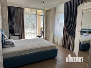 Коттедж 270м², 3-этажный, на длительный срок, 