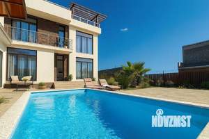 Коттедж 200м&sup2;, 3-этажный, на длительный срок, 