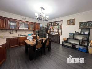 Коттедж 250м², 3-этажный, на длительный срок, 