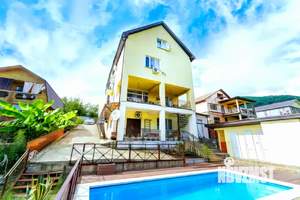 Дом 300м², 3-этажный, посуточно, 