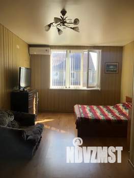 Дом 40м&sup2;, 2-этажный, посуточно, 