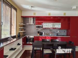 Дом 200м&sup2;, 2-этажный, посуточно, 