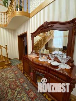 Дом 250м&sup2;, 3-этажный, посуточно, 