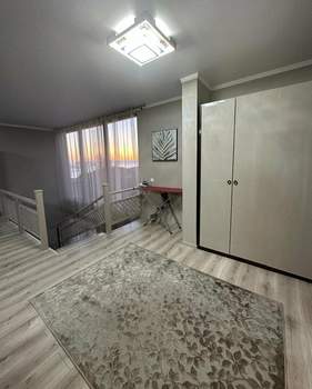 Дом 200м², 2-этажный, на длительный срок, 