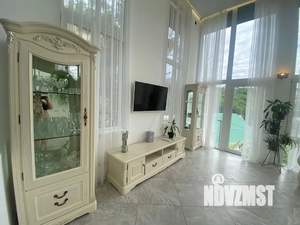 Дом 200м&sup2;, 3-этажный, посуточно, 