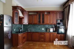 Дом 350м², 3-этажный, на длительный срок, 