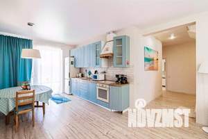 Дом 200м&sup2;, 2-этажный, посуточно, 