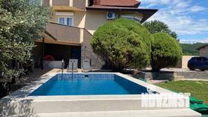 Дом 175м&sup2;, 3-этажный, посуточно, 