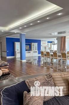 Дом 1210м&sup2;, 3-этажный, посуточно, 