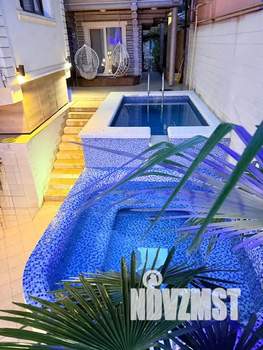 Дом 620м&sup2;, 3-этажный, посуточно, 